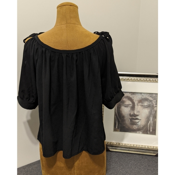 Black Shoulder-Tie Blouse - Picture 2 of 4